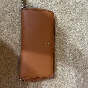 Robinson Zip Continental Wallet